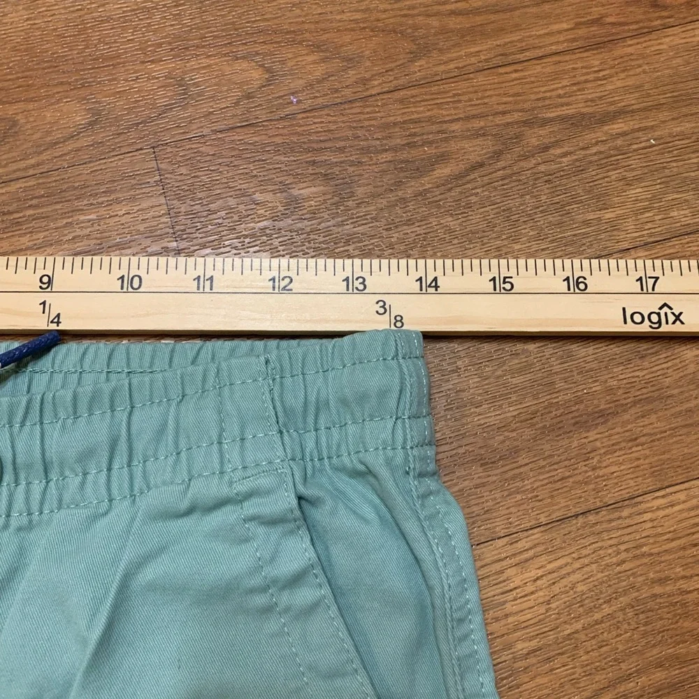 Boys  Light Green Casual Shorts size XL NWT
